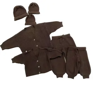 Ensemble de 3 pièces de chandails en tricot d'hiver personnalisés assortis pour maman et moi avec bonnet pour <span class=keywords><strong>la</strong></span> famille - Product Image 1