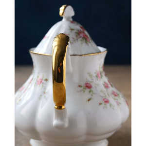 Tetera Decorada con Rosas Victorianas Paragon, Elegante Decoración de Mesa y Accesorios - Product Image 4