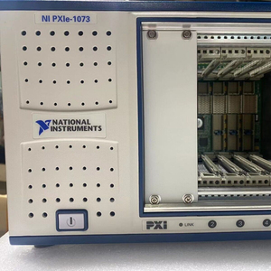 National Instruments NI PXIe 1073 OEM Personalizable de 5 Ranuras para Instrumentos de Prueba - Product Image 1