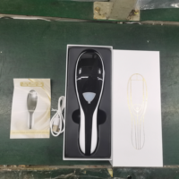 Appareil de soin du cuir chevelu et des cheveux applicateur d'huile capillaire brosse de massage chauffante pour cuir chevelu pour des cheveux plus lisses, plus épais et plus sains