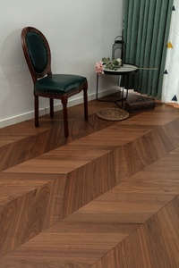 Suelo de Madera Maciza de Nogal Americano con Diseño Chevron, Parqué de Nogal en Espiga, Piso de Madera Dura - Product Image 4