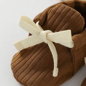 Calcetines de algodón orgánico de punto para bebé, botines acanalados de Color sólido Unisex, venta al por mayor - Product Image 5