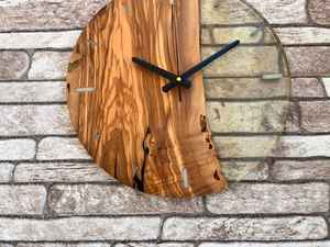 Reloj de Pared Artesanal de Resina, Elegante, Duradero, Funcional, Estilizado y Decorativo, Ideal para Sala de Estar, Dormitorio u Oficina - Product Image 4