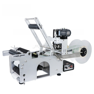 Etiquetadora Semiautomática para Botellas Redondas y Frascos Pequeños de 50dt con Codificador de Fecha - Product Image 2