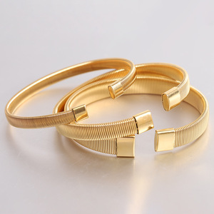 Bracelet ouvert géométrique élastique en acier inoxydable doré 6 mm, bijoux unisexes, bracelet tendance - Product Image 1
