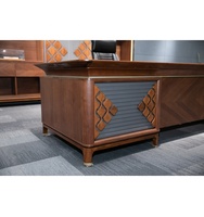 Bureau de direction extensible en bois contemporain haut de gamme EKL, système intelligent, forme en L, mobilier personnalisable pour