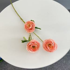 Meilleures ventes : fleur artificielle en soie, 3 têtes de renoncule blanche, pour la décoration de mariage et de la maison - Product Image 4