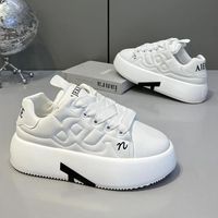 Chaussures de sport décontractées pour hommes, respirantes, augmentant la taille, tendance mode, en maille, pour activités de plein air, avec semelle intérieure en caoutchouc, directement du fabricant