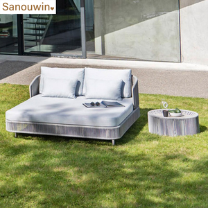 Elegante lettino matrimoniale con comodo <span class=keywords><strong>tavolino</strong></span> in lega di alluminio per giardino esterno <span class=keywords><strong>spiaggia</strong></span> o piscina - Product Image 2