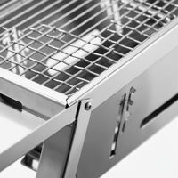Barbecue au charbon de bois pliable en acier inoxydable, barbecue portable avec étagères latérales pour le camping en plein air, les pique-niques et le jardin