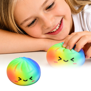 Jouet anti-stress portable en forme de chignon arc-en-ciel, mignon, souple et à récupération lente - Product Image 1