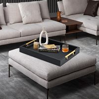Plateau de service rectangulaire noir à motif uni avec poignées dorées, grand plateau décoratif en bois pour ottoman, plateau de table basse en similicuir pour les fêtes