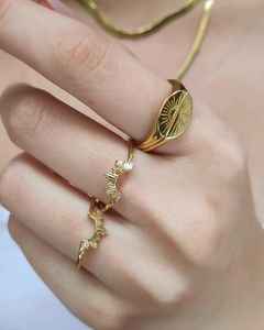 金色太阳和月亮情人情侣戒指为女性男性设定承诺结婚戒指 - Product Image 3