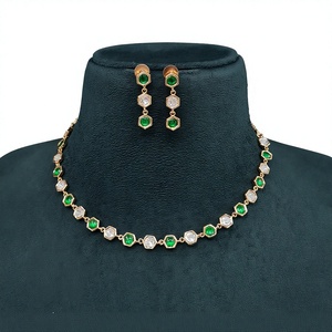 Ensemble de collier et boucles d'oreilles en or plaqué émeraude Kundan, forme hexagonale, bijoux en cuivre - Product Image 3