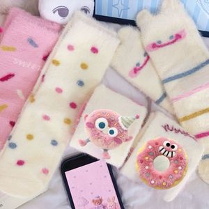 ถุงเท้าขนปุยสีชมพูสำหรับฤดูหนาว ถุงเท้าผู้หญิงบุขนหนานุ่ม อุ่นสบาย - Product Image 2