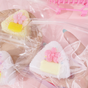 ซูเปอร์ซอฟท์ ของเล่นจำลองซูชิ นุ่มนิ่ม สนุกกับการนวดข้าวและผักม้วน ของเล่นเสริมสร้างจินตนาการรูปดอกซากุระ สวยงาม - Product Image 1