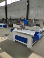 Machine de découpe et de gravure CNC pour le bois, machine de découpe CNC pour la fabrication de meubles, machine de sculpture sur bois CNC automatique
