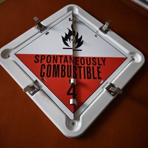 Système de plaques rabattables 8 Legend Hazmat pour remorques Système de plaques rabattables 8 Legend pour remorques <span class=keywords><strong>4</strong></span> coins coupés - Product Image 4