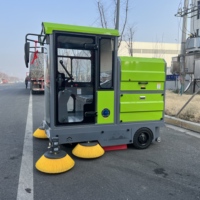 Camion balayeuse électrique multi-usages avec pulvérisation d'eau et aspiration pour les places publiques et les rues