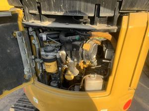 Mini-excavatrice CAT302 d'occasion à prix avantageux, moteur Cummins, poids opérationnel de 3 tonnes, pompe hydraulique Eaton, boîte de vitesses, roulement Hawe Hengli - Product Image 4