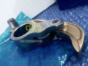 อะไหล่เครื่องจักรก่อสร้างสำหรับเครื่องยนต์ Volvo Penta D11 D12 รุ่น 21949471 ชิ้นส่วนแขนโยกเครื่องยนต์ - Product Image 4