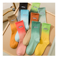 Chaussettes en coton pour femmes Gradient Color Custom Outdoor Hiking Trail Crew Sock Chaussettes antidérapantes