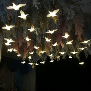 Lámpara Colgante Decorativa con 10 Cabezas de Gaviota, Luz Decorativa de Pájaro Volador Brillante para Decoración de Bodas y Escenarios - Product Image 6