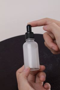 Private Label OEM/ODM Anti-aging Glow Brightening Dark Spot Repair Nicotinamide Equivalent Little White Bottle Face <b>Serum</b> - Product Image 6