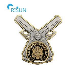 Pièce de monnaie commémorative personnalisée en métal en forme de pistolet pour veteran des forces armées américaines (USS, USAF, USMC, USN) - Product Image 5