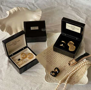 Boîte à bijoux vintage en bois, style piano, peinte, portable, mini, de luxe, pour emballage et cadeau - Product Image 1