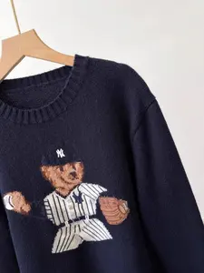 Herfst en winter Nieuwe co-branded serie Limited Edition Amerikaanse retro klassieke heavy-duty luxe trui met beerborduurwerk - Product Image 5