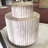 Table d'appoint colonne en marbre rose crème cannelé SH STONE en pierre naturelle pour salon et décoration intérieure