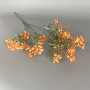 春の屋外装飾シルクデイジーフラワーフラワーアレンジメントリアルタッチユーカリの葉を持つ人工ワイルドフラワー - Product Image 6