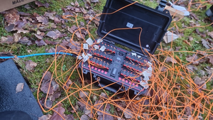Système de tir de feux <span class=keywords><strong>d</strong></span>'artifice électronique DBW03AUTO 36Cue avec <span class=keywords><strong>batterie</strong></span> au lithium rechargeable et prise en charge du module audio - Product Image 2