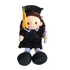 Songshantoys ODM OEM juguetes de peluche creativo personalizado relleno graduación recuerdo regalo doctor sombrero vestido trapo muñeca para estudiantes