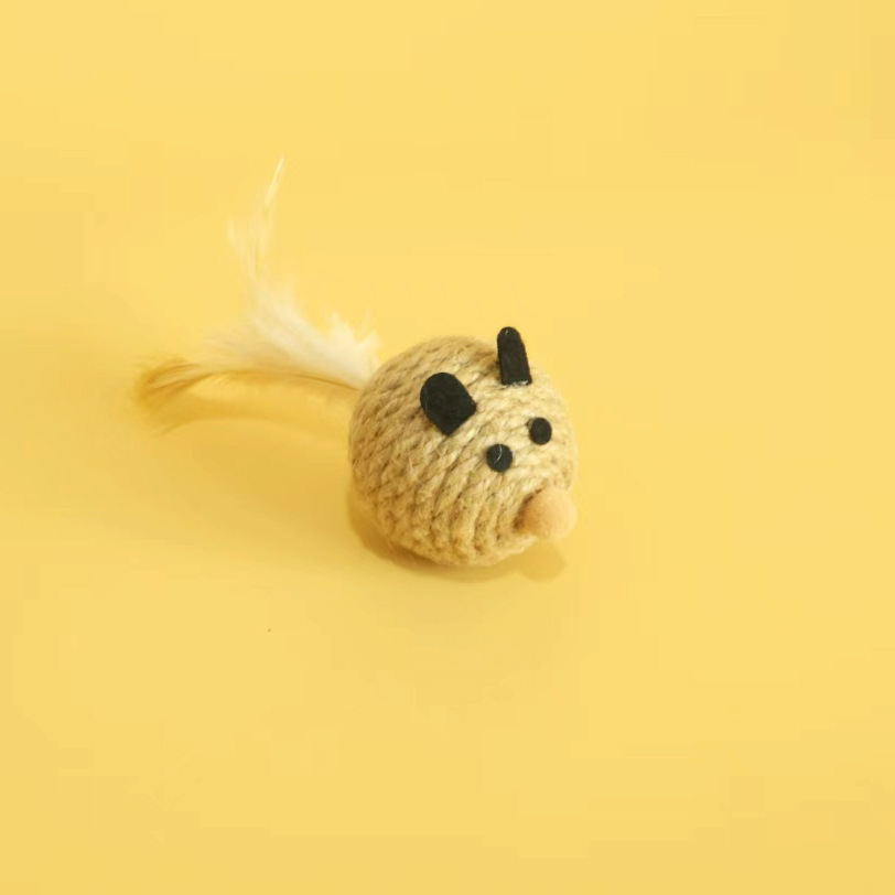 Cerdo de cuerda de cáñamo emplumado