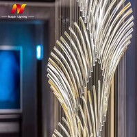 Style de luxe longue décoration intérieure éclairage personnalisé Villa escalier salon escalier moderne LED lustre en verre