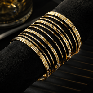 Bracelet jonc ouvert géométrique style punk couleur or avec grand cercle pour femme - Product Image 6
