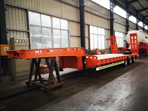 Offre spéciale : 3/4/5/6/7 essieux, capacité de 40 à 100 tonnes. Transport de machines lourdes. Véhicules à faible charge. Semi-remorques. - Product Image 4