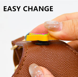 Conjunto de <span class=keywords><strong>Collar</strong></span> y correa de perro cachorro DIY lindo de cuero suave personalizado con pegatina de dibujos animados de PVC insignia etiqueta emblema accesorios de dijes para mascotas - Product Image 4