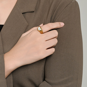 Anillo de Acero Inoxidable en Forma de Corazón, Color Oro y Plata, con Bisel, Joyería Unisex, Regalo, Anillos de Moda - Product Image 2