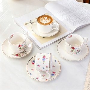Ensemble tasse et soucoupe à café en céramique vintage à motifs floraux britanniques, pour le thé de l'après-midi, mug à thé noir, cadeau - Product Image 2