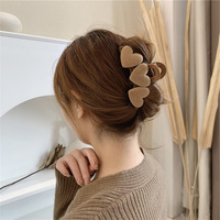 2025 sud-coréen femmes cheveux accessoires doux arc épingle à cheveux automne hiver amour peluche requin pince 5cm taille Internet célébrité