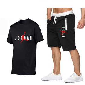 Completo Sportivo Casual da <span class=keywords><strong>Uomo</strong></span> Novità Estate 2025 Marchio di Tendenza T-shirt e Pantaloncini con Stampa a Lettere <span class=keywords><strong>Abbigliamento</strong></span> <span class=keywords><strong>Uomo</strong></span> Disponibile - Product Image 2