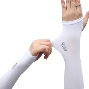 La protection solaire UV rembourrée de golf laisse des manchons de compression de bras personnalisés pour les femmes