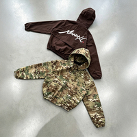 Veste coupe-vent à capuche en nylon double couche avec logo personnalisé, coupe ample, design pullover, pour hommes