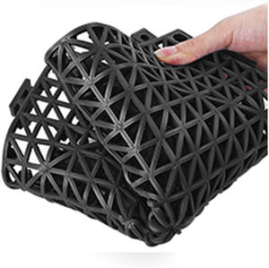 Azulejos de piso entrelazados de PP Superficie superior antideslizante Fácil instalación Pisos de garaje de PP - Product Image 1