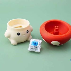 Mini porte-clés créatif en forme de champignon de dessin animé Kawaii, figurine artisanale DIY pour la décoration de bureau - Product Image 3