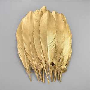 Plumas de Ganso Color Dorado en Aerosol, Venta Económica, 15-20CM, Plumas de Ganso Nagorie de Buena Calidad para Decoración de Sombreros y Pendientes - Product Image 1