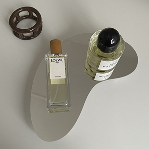 <span class=keywords><strong>Plateau</strong></span> décoratif en acrylique sur <span class=keywords><strong>pied</strong></span>, <span class=keywords><strong>plateau</strong></span> en acrylique noir irrégulier pour parfum, coiffeuse, <span class=keywords><strong>plateau</strong></span> de rangement pour maquillage et bijoux - Product Image 4